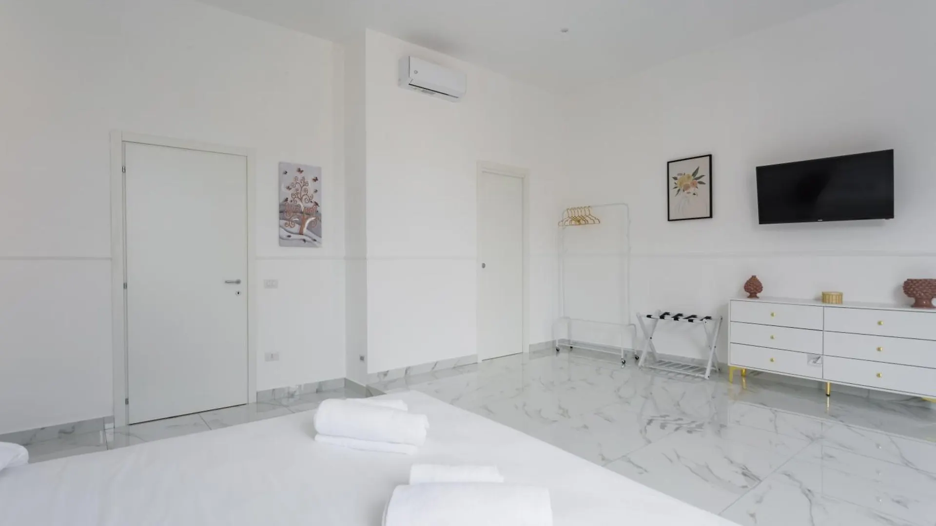 Aparthotel Golden Suites By Dimorra Naples