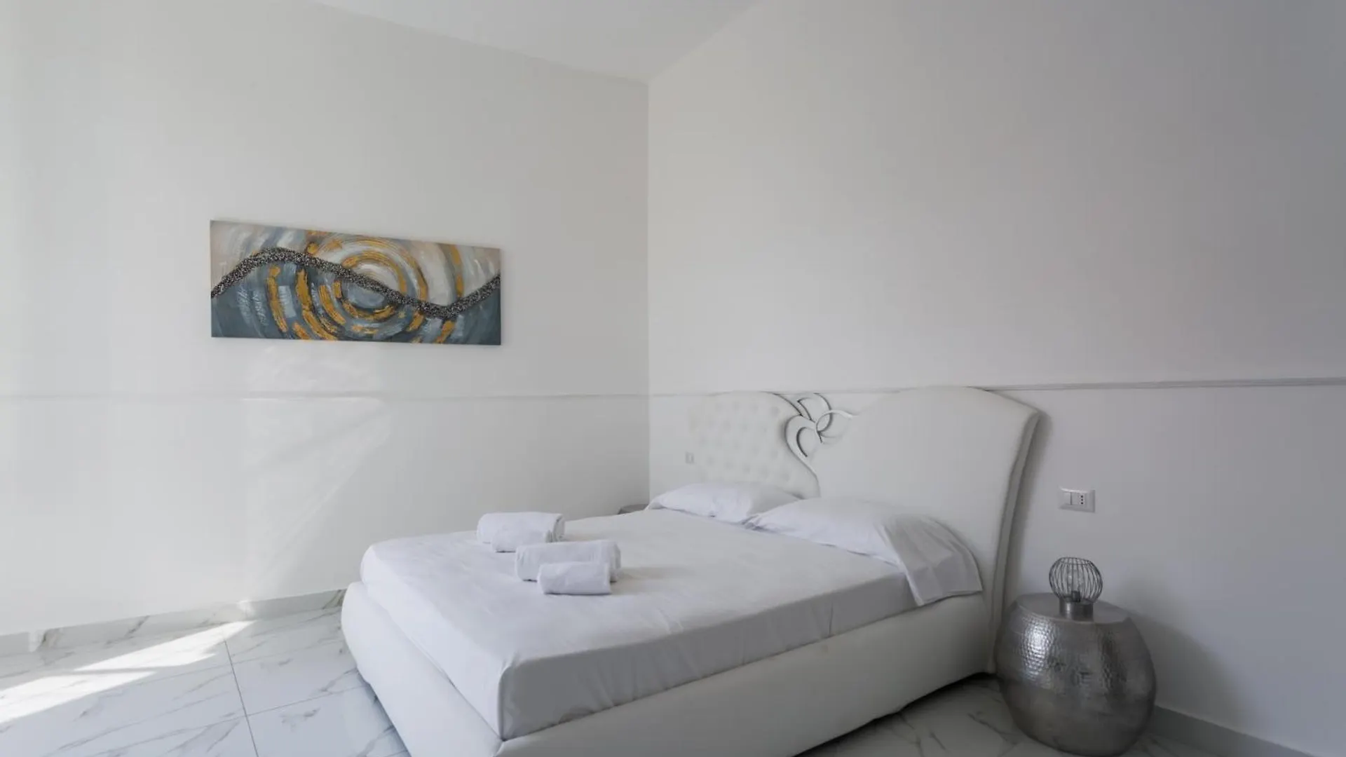 Golden Suites By Dimorra Naples Aparthotel