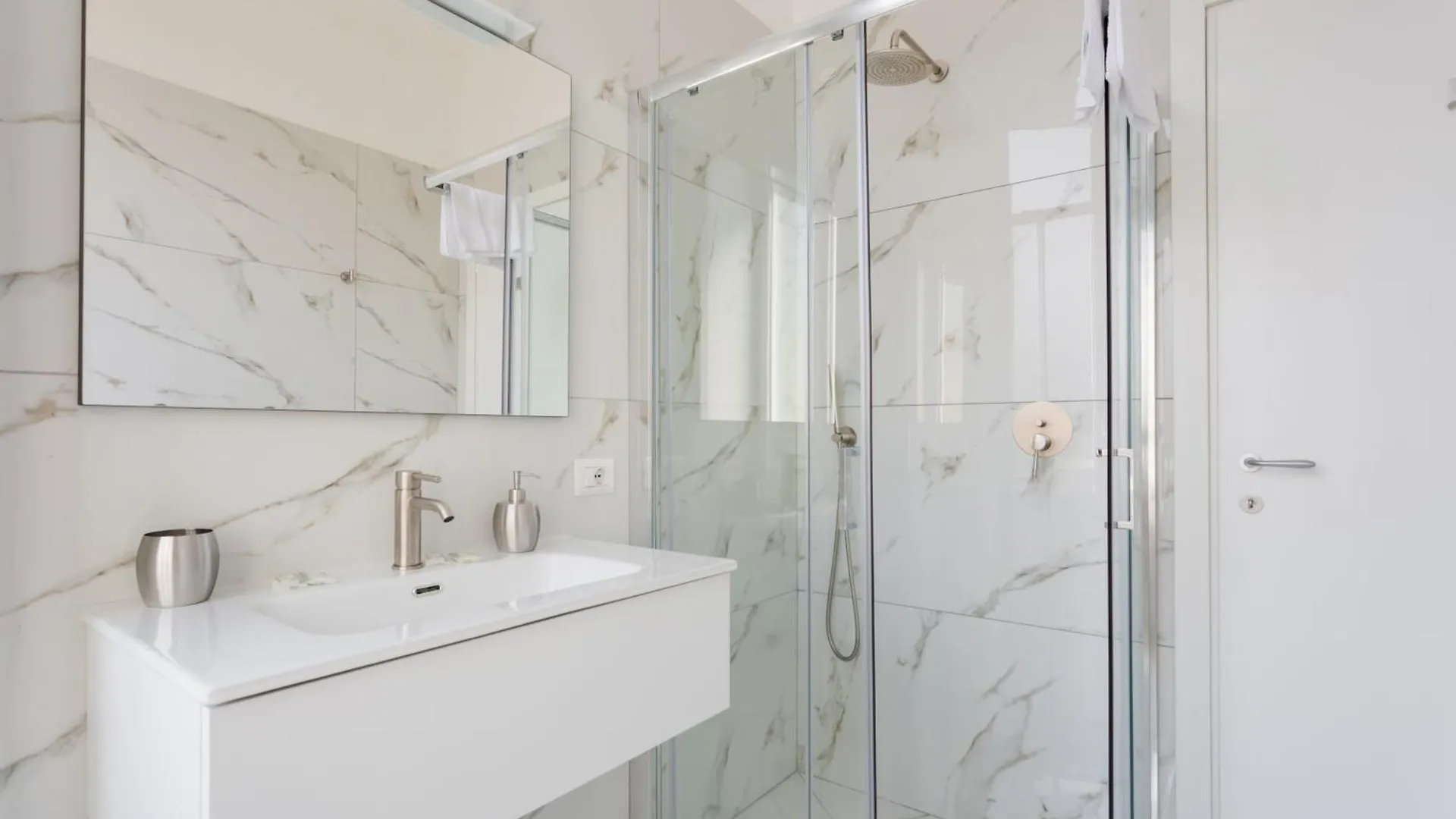 Aparthotel Golden Suites By Dimorra Naples