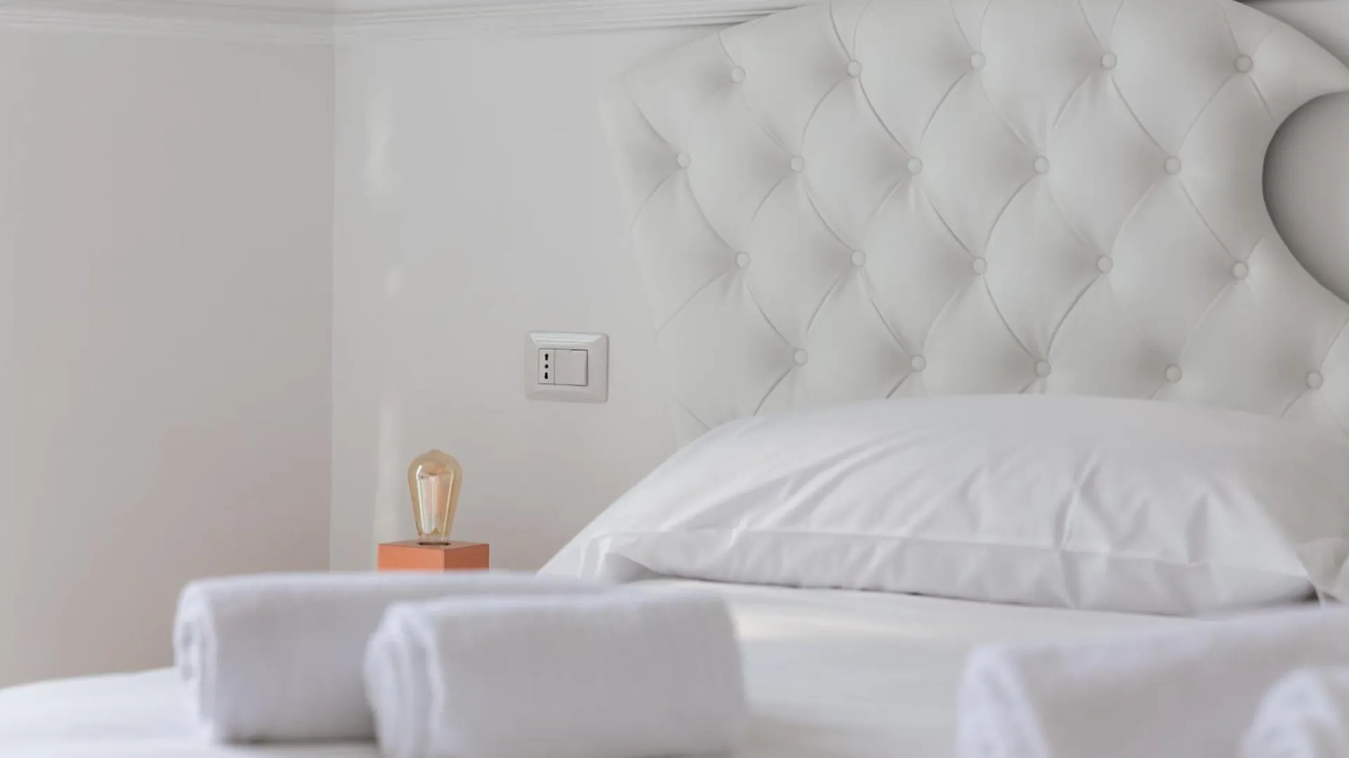 Golden Suites By Dimorra Naples Italy