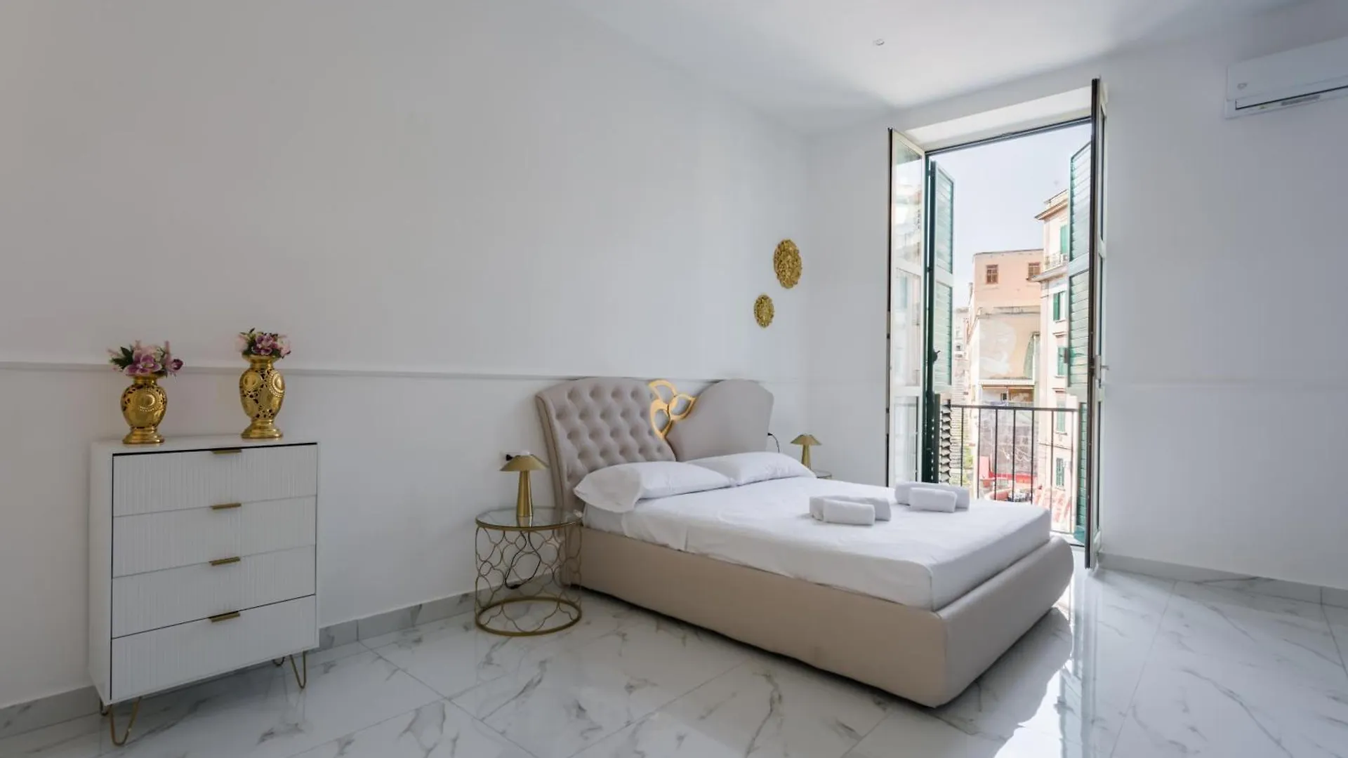 Golden Suites By Dimorra Naples